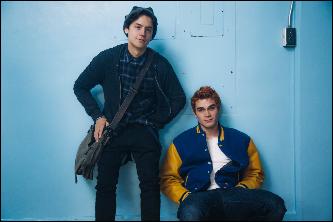 Cole-Sprouse-and-A-J-Apa (2048x1364, 206 k...)